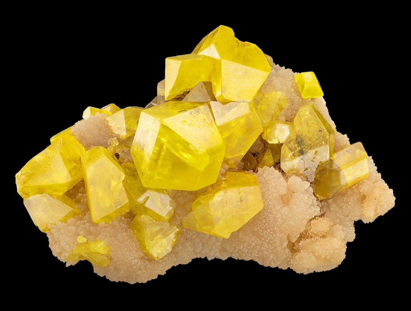 Native Sulphur: Mineral information, data and localities.