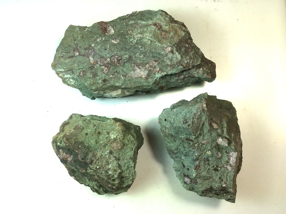 Greenstone: Mineral information, data and localities.