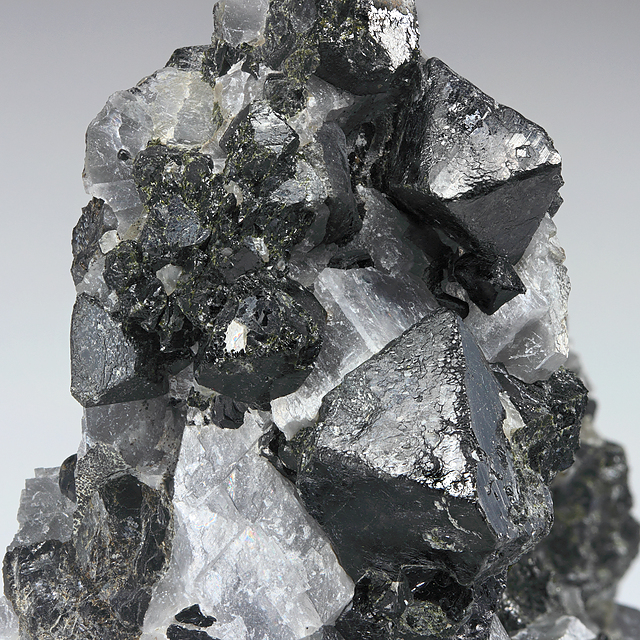 Gahnite, Calcite