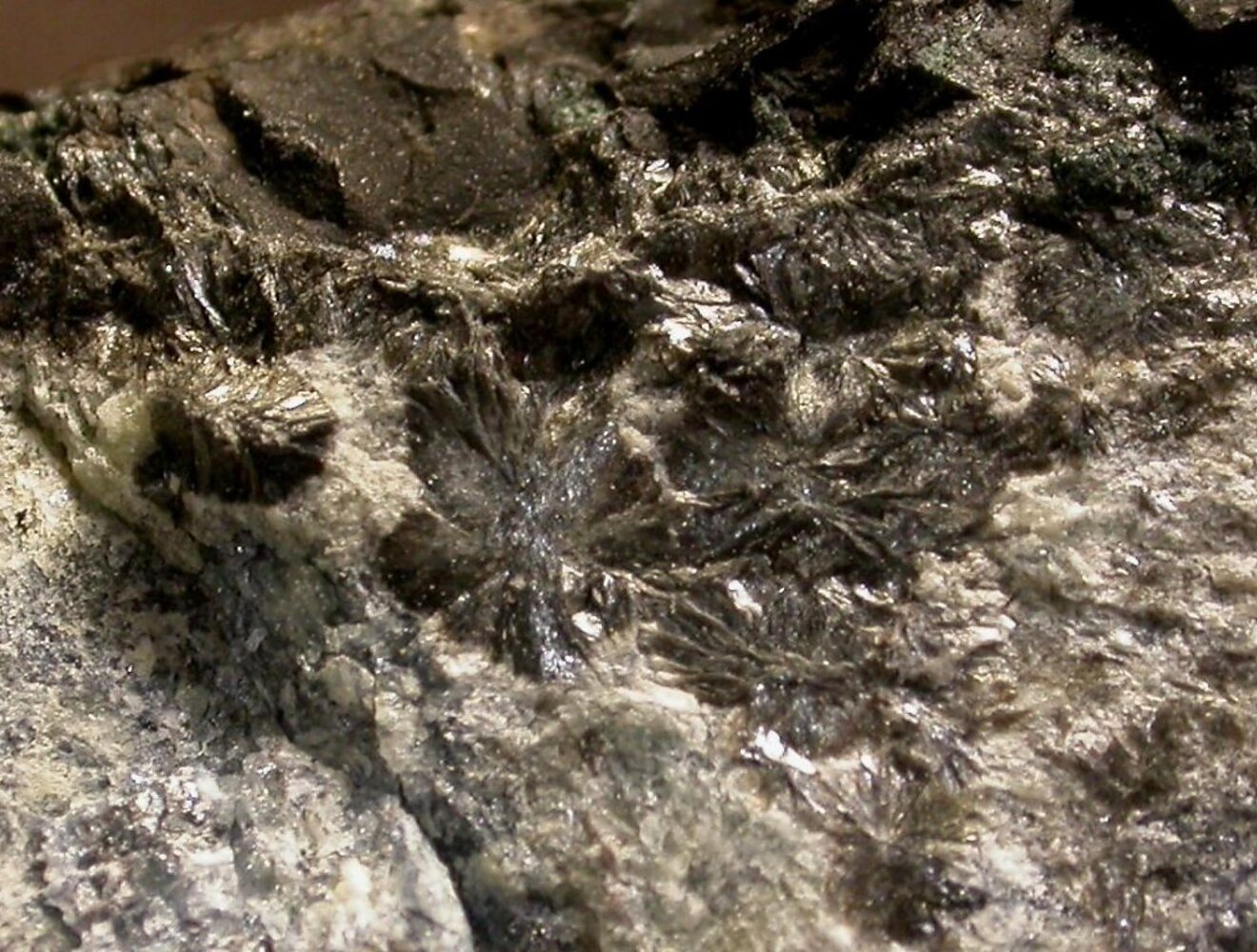 Wicksite: Mineral information, data and localities.