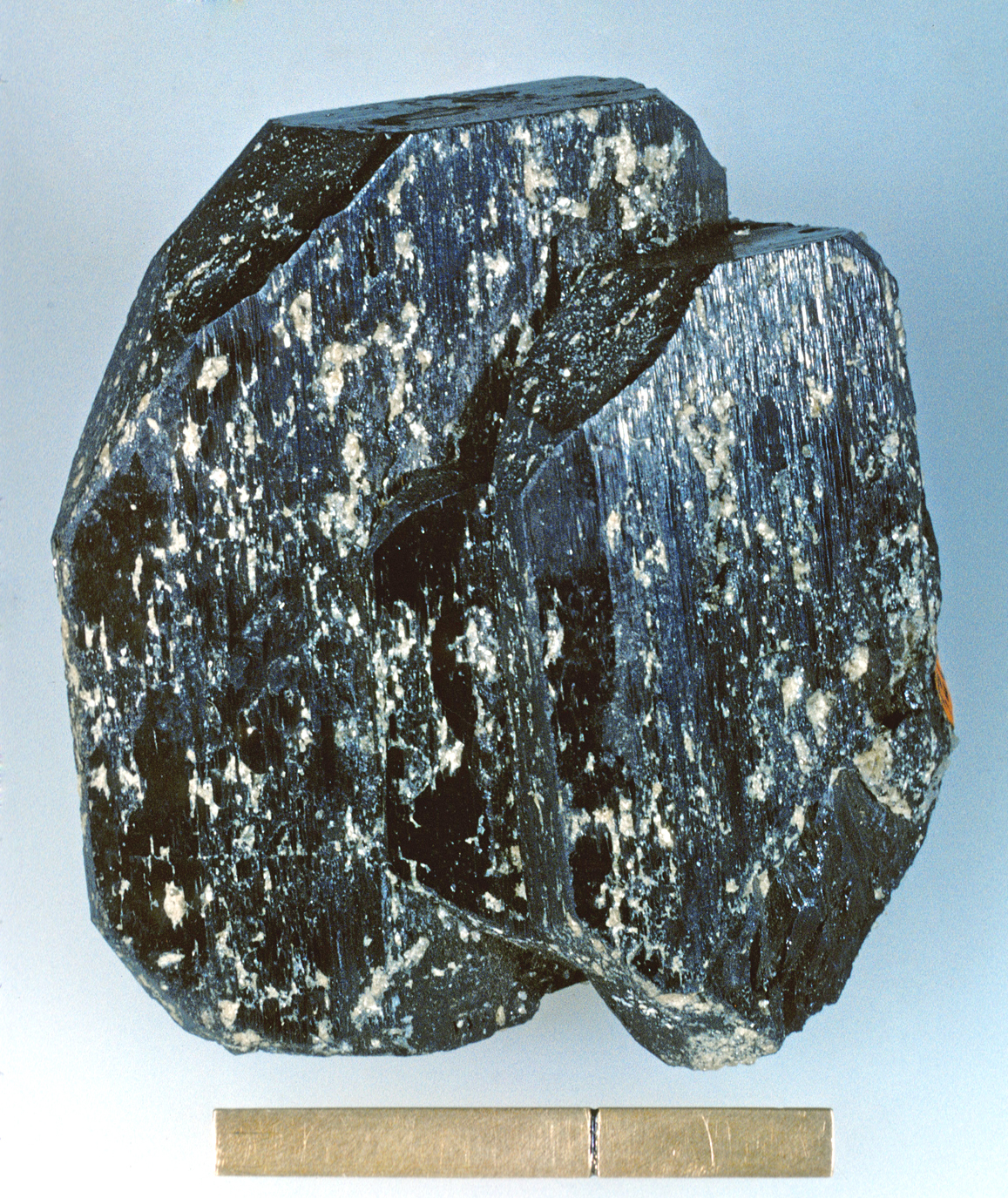 Columbite-Tantalite: Mineral information, data and localities.