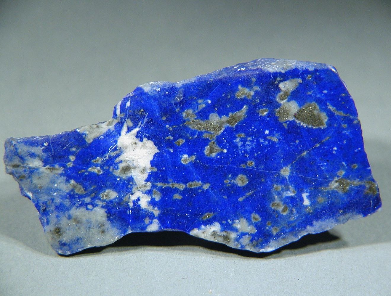 Lapis lazuli: Mineral information, data and localities.