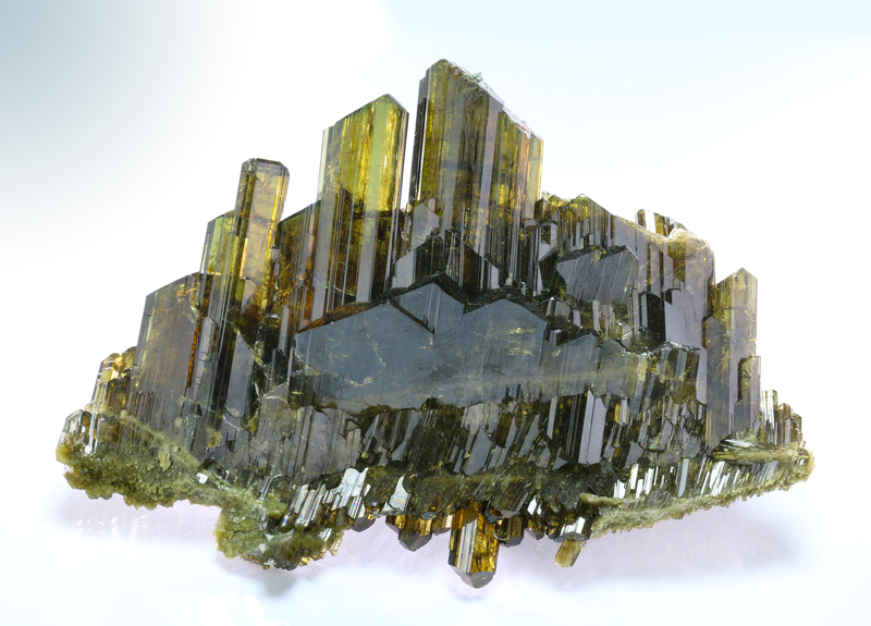 Epidote: Mineral information, data and localities.